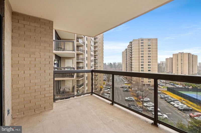 307 Yoakum Pw #703, Alexandria, VA 22304