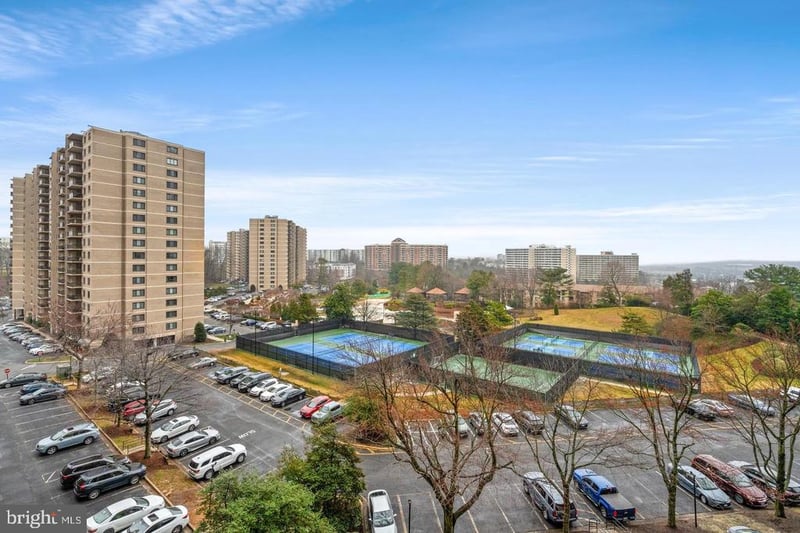 307 Yoakum Pw #703, Alexandria, VA 22304