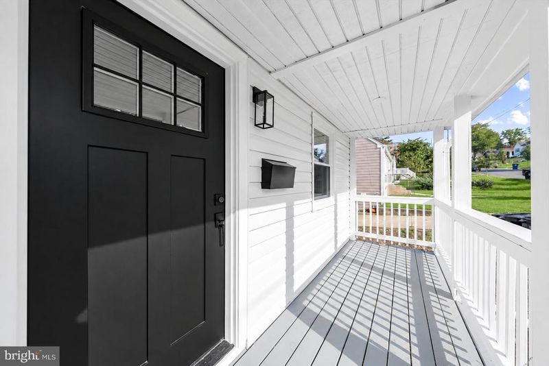 143 S Huron Dr, Oxon Hill, MD 20745