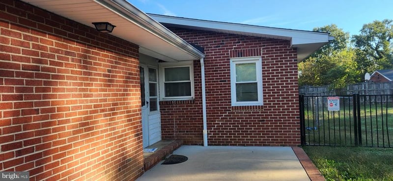 8 Fairfax Cir, Fredericksburg, VA 22405