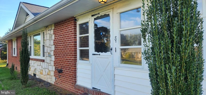8 Fairfax Cir, Fredericksburg, VA 22405