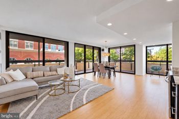 400 Madison St #204, Alexandria, VA 22314