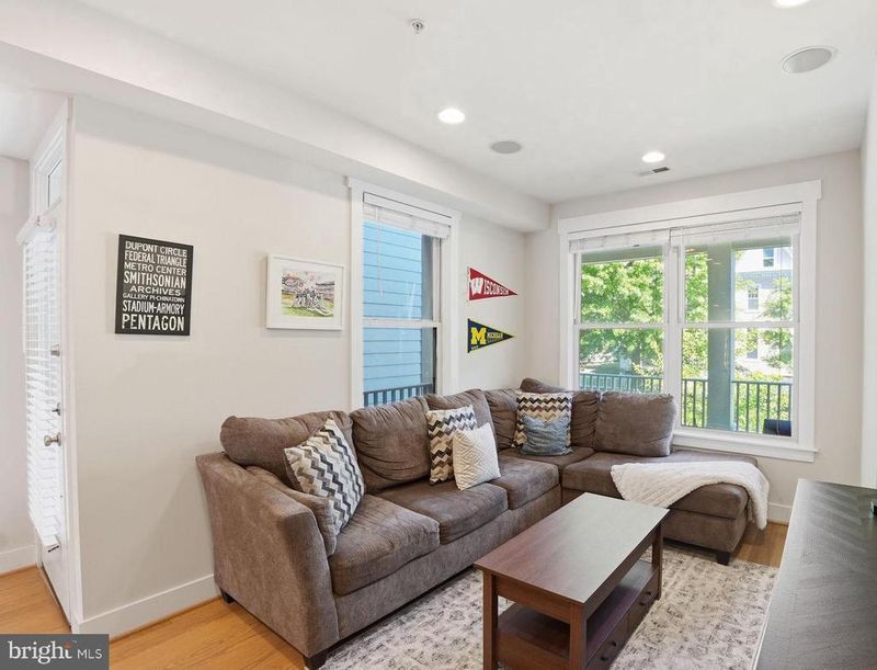 834 Varnum St NW #2, Washington, DC 20011