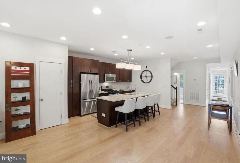 834 Varnum St NW #2, Washington, DC 20011