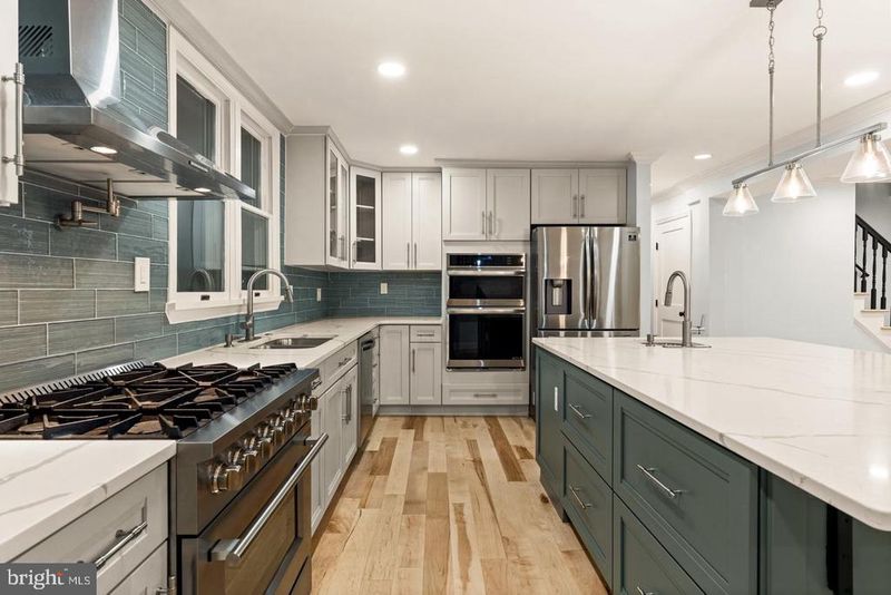 9414 Wadsworth Dr, Bethesda, MD 20817