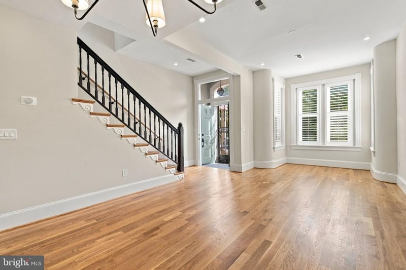 704 G St NE, Washington, DC 20002