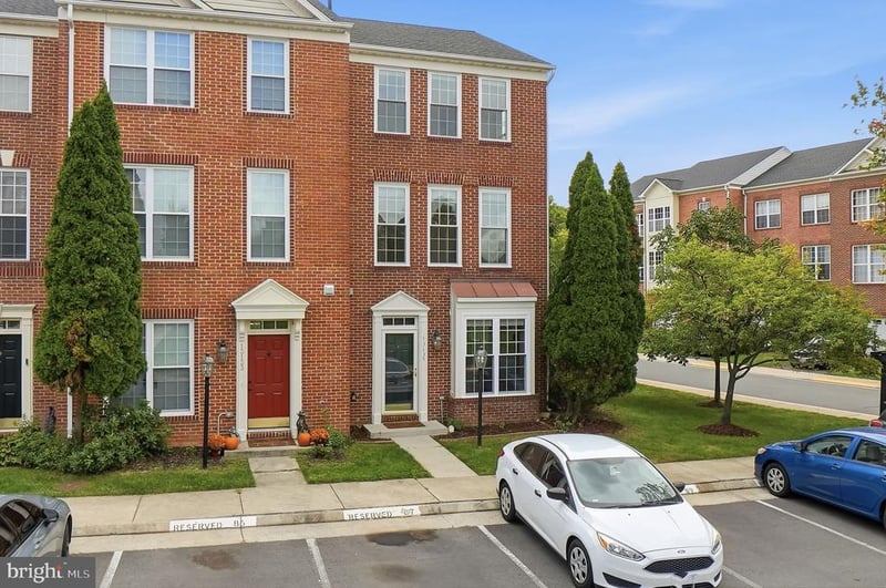 13135 Park Crescent Cir, Herndon, VA 20171