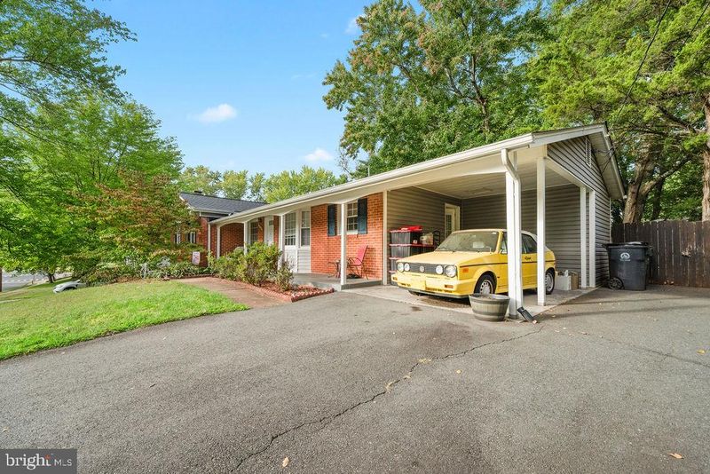 8705 Jackson Ave, Manassas, VA 20110