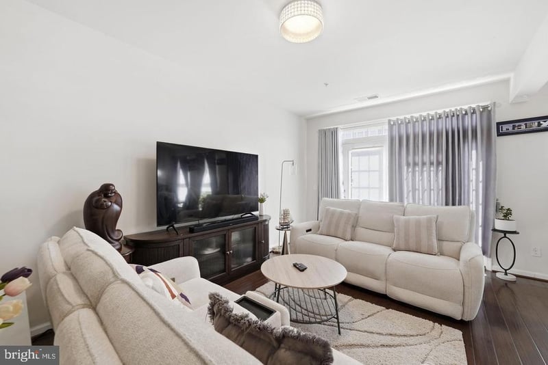 25202 Split Creek Ter, Chantilly, VA 20152