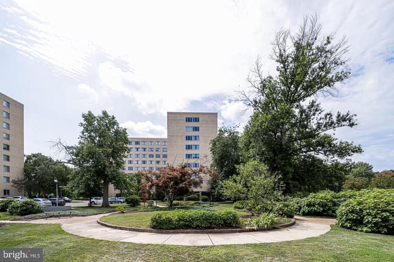 6631 Wakefield Dr #211, Alexandria, VA 22307
