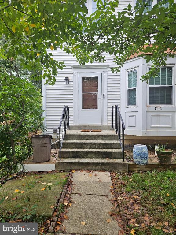 7712 Jacobs Dr, Greenbelt, MD 20770