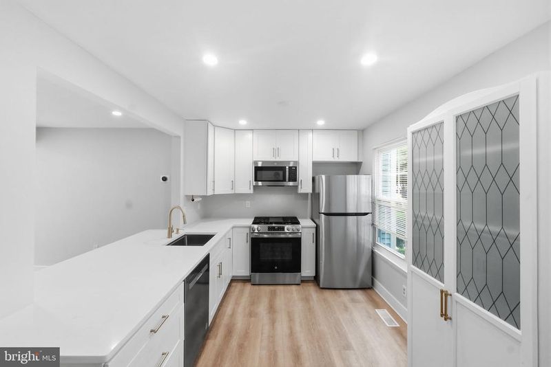 8139 Hallmark Pl, Gaithersburg, MD 20879
