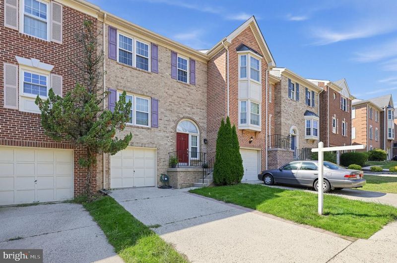 7427 Salford Ct, Alexandria, VA 22315