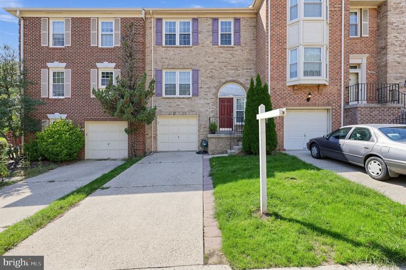 7427 Salford Ct, Alexandria, VA 22315