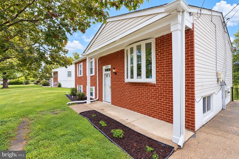 9410 Small Dr, Clinton, MD 20735