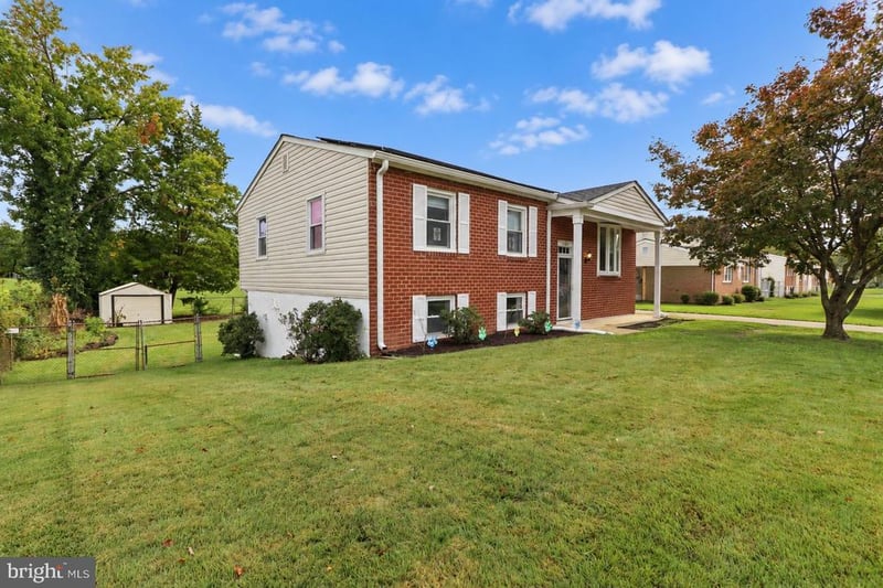 9410 Small Dr, Clinton, MD 20735