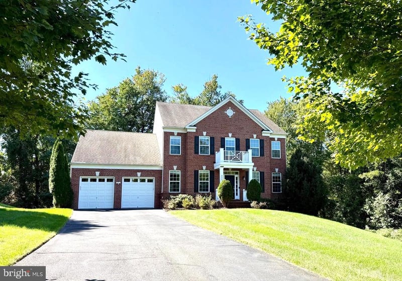 8901 Hargrove Ct, Fairfax, VA 22031