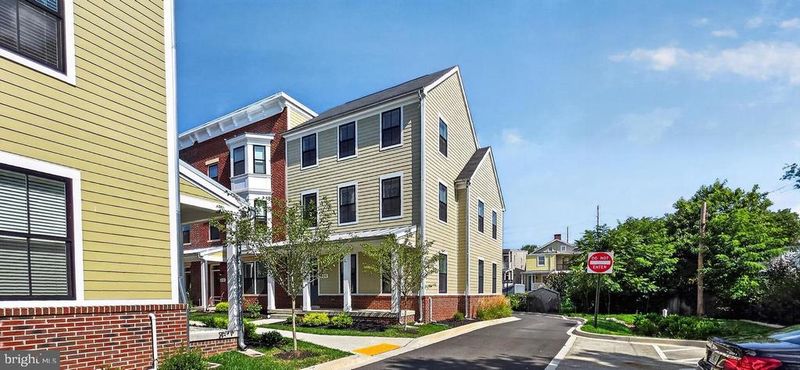 426 Chapel Al #8, Frederick, MD 21701