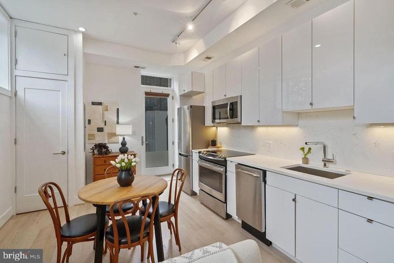 1211 G St SE #1, Washington, DC 20003