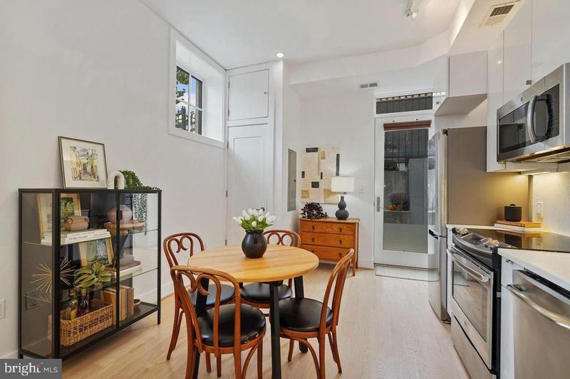 1211 G St SE #1, Washington, DC 20003