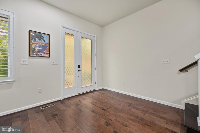 130 Cambria WALK, Alexandria, VA 22304