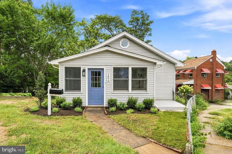 1801 S Glebe Rd, Arlington, VA 22204