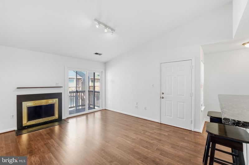 8633 Beekman Pl #33D, Alexandria, VA 22309
