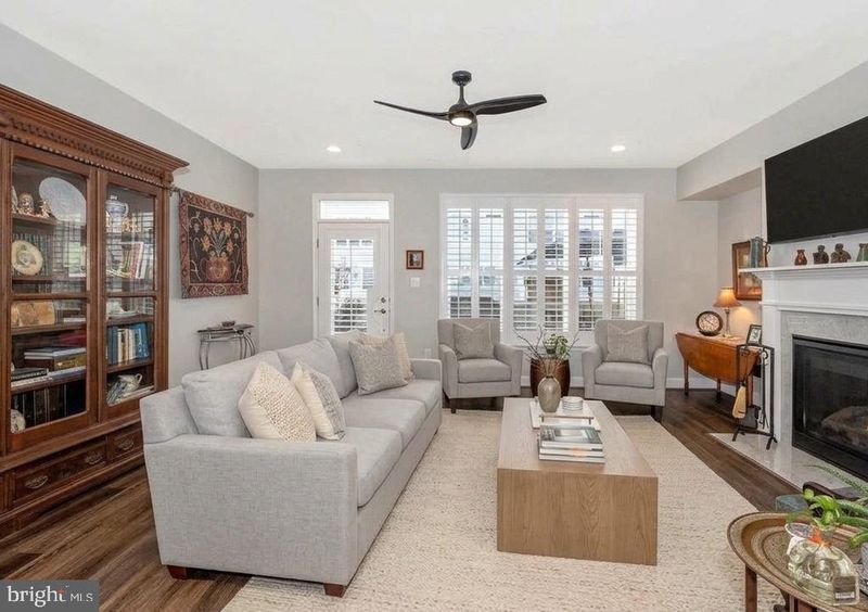 1019 Holden Rd, Frederick, MD 21701