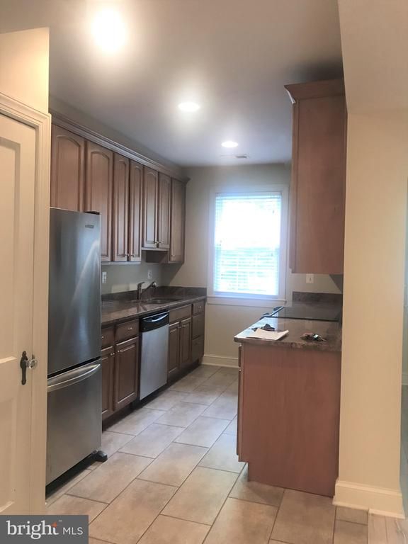 401 Commonwealth Ave #10B, Alexandria, VA 22301
