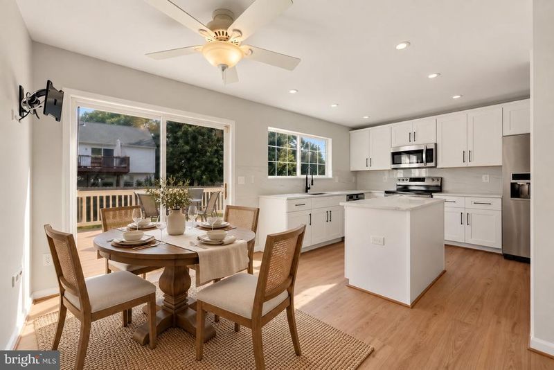 9302 Elise Ct, Manassas Park, VA 20111