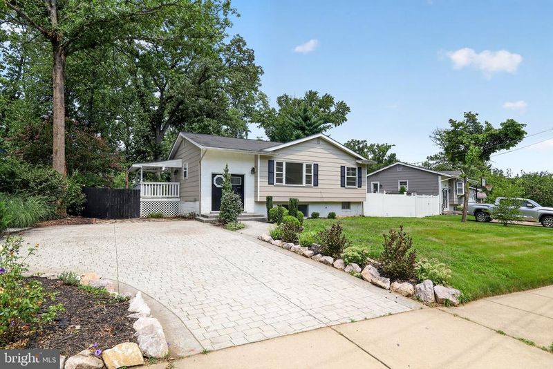 7608 Devries Dr, Lorton, VA 22079