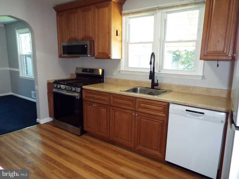 905 Wanda Rd, Linthicum Heights, MD 21090