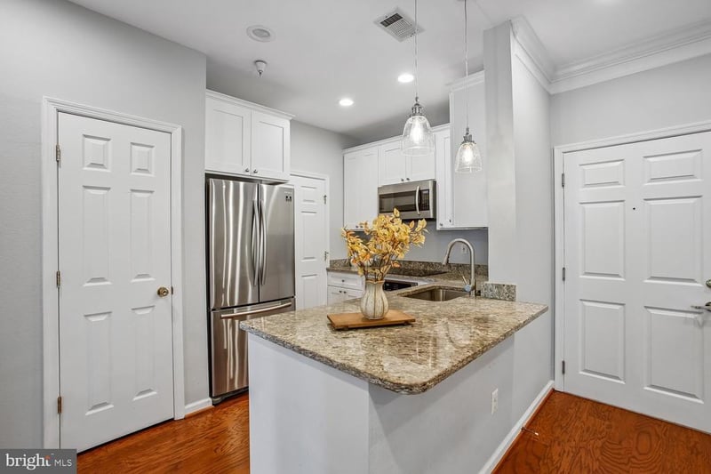 1571 Spring Gate Dr #6106, Mclean, VA 22102