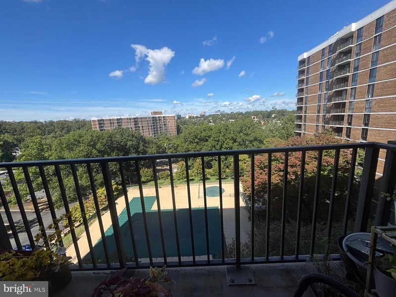 2311 Pimmit Dr #817, Falls Church, VA 22043