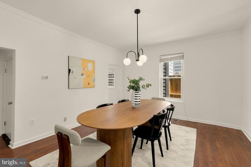 709 16th St NE, Washington, DC 20002