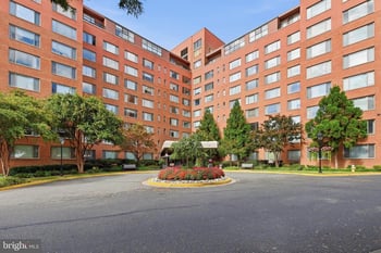 1111 Arlington Blvd #316, Arlington, VA 22209