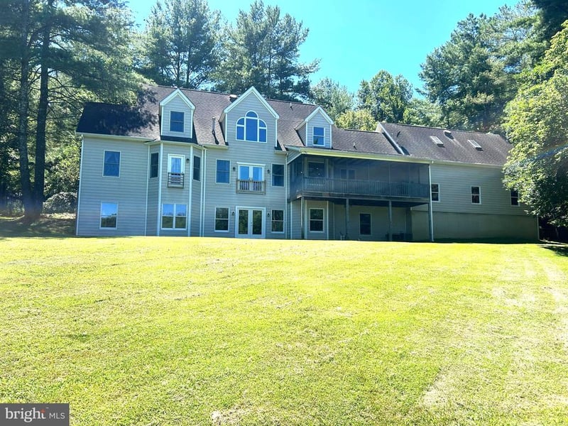 14205 Milltown Rd, Lovettsville, VA 20180