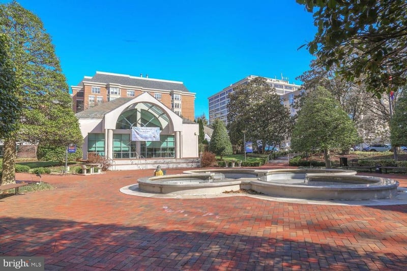 4515 Willard Ave #2018S, Chevy Chase, MD 20815