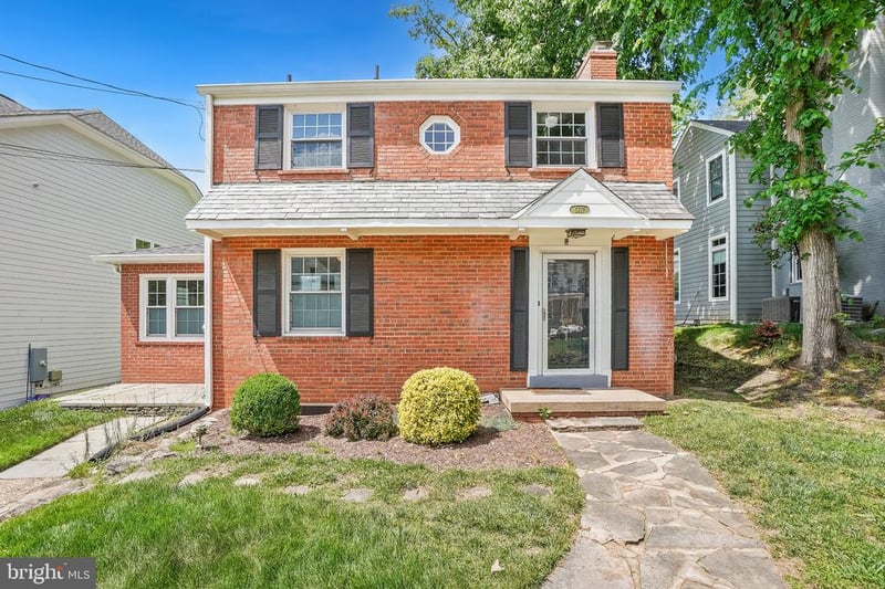 5617 Glenwood Rd, Bethesda, MD 20817