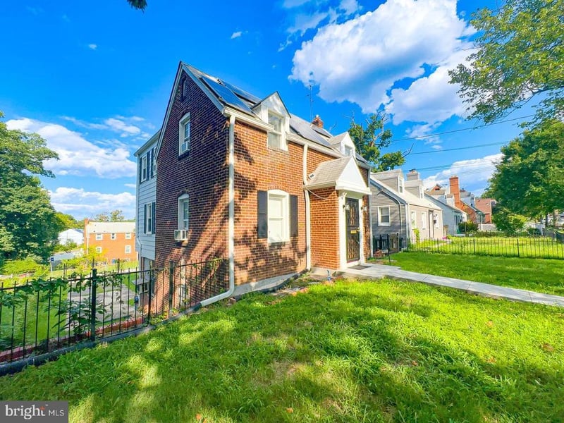 1106 45th Pl SE, Washington, DC 20019