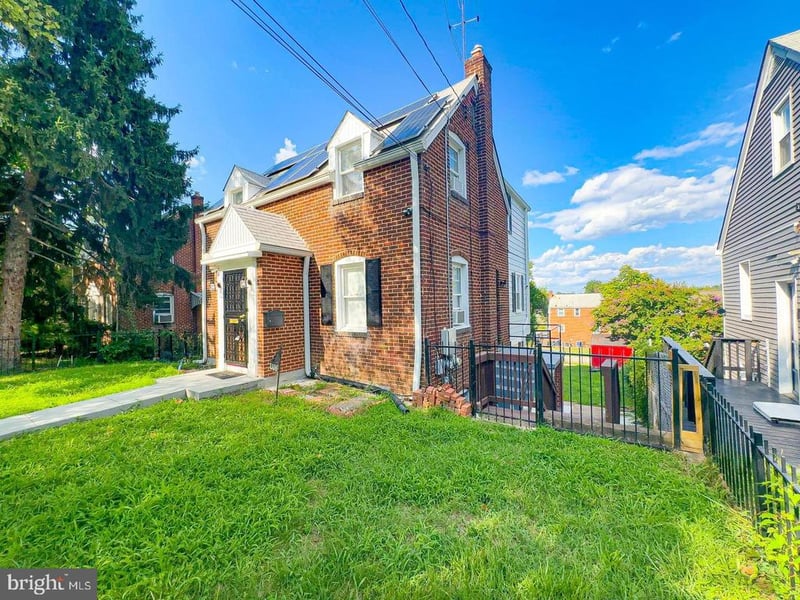 1106 45th Pl SE, Washington, DC 20019
