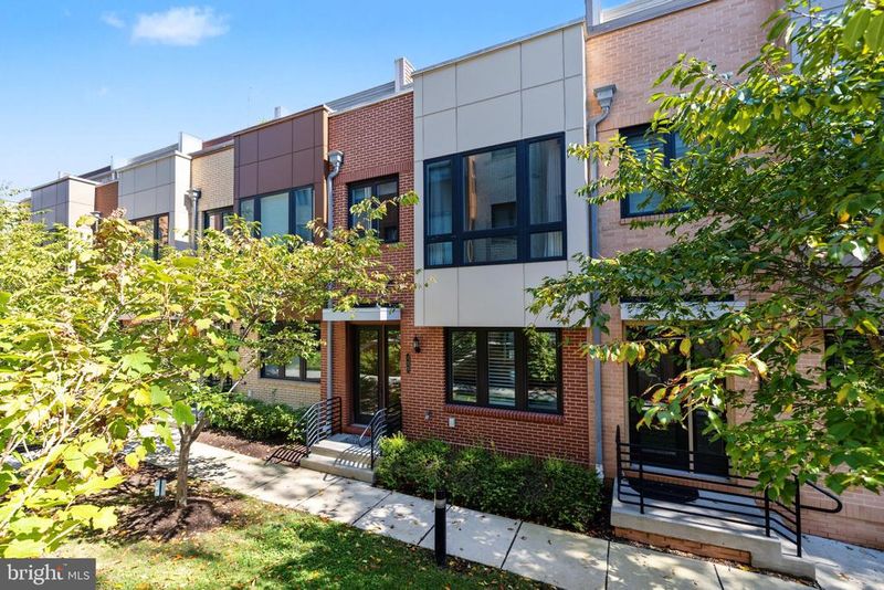 130 Cambria WALK, Alexandria, VA 22304