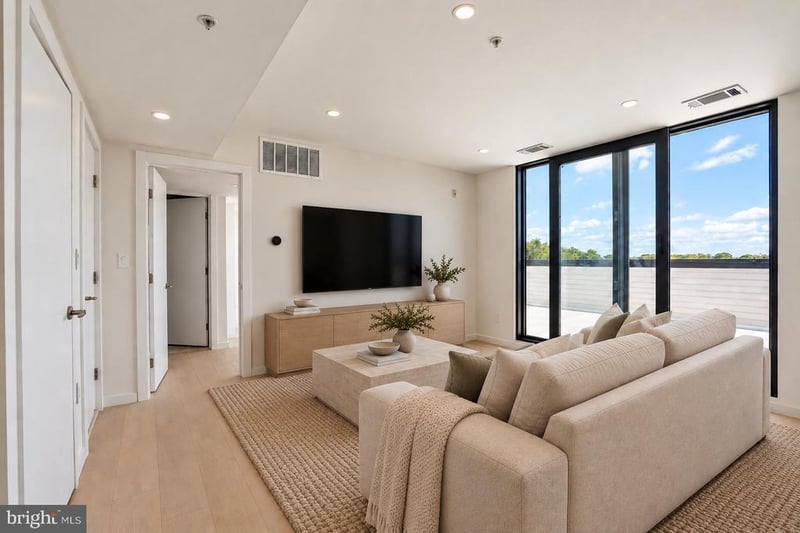 2117 M St NE #PENTHOUSE, Washington, DC 20002