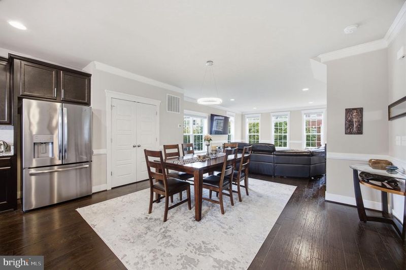 821 Savile Row Ter, Purcellville, VA 20132