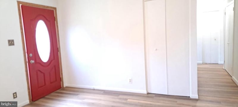 815 S Cypress Ct, Sterling, VA 20164