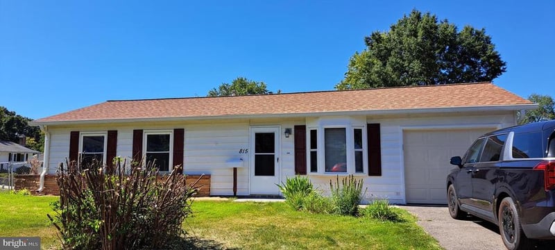 815 S Cypress Ct, Sterling, VA 20164