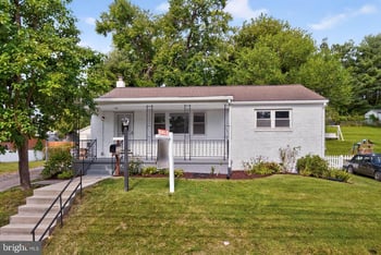 708 1st St, Rockville, MD 20851
