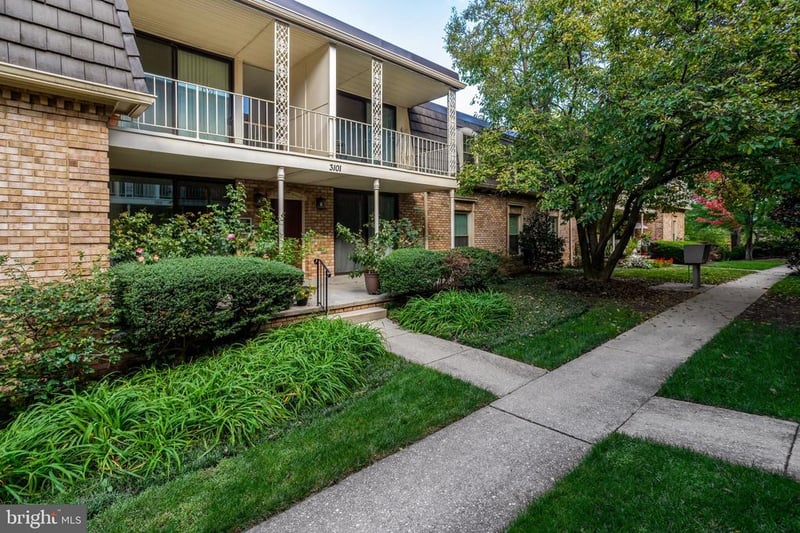 3101 Patrick Henry Dr #122, Falls Church, VA 22044