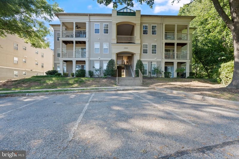 13621 Garfield Pl #303, Woodbridge, VA 22191