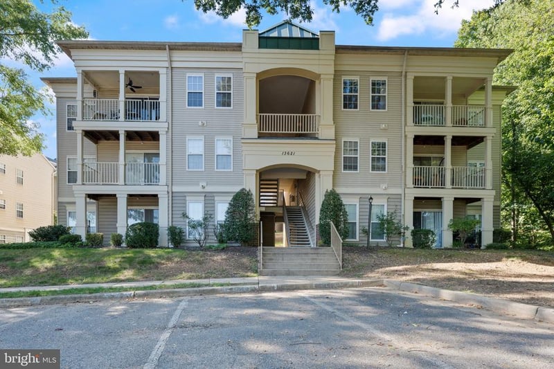 13621 Garfield Pl #303, Woodbridge, VA 22191